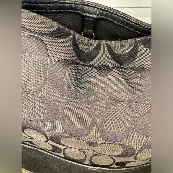 Coach Black Legacy Signature Turnlock with Tassel - Picture 10 of 14